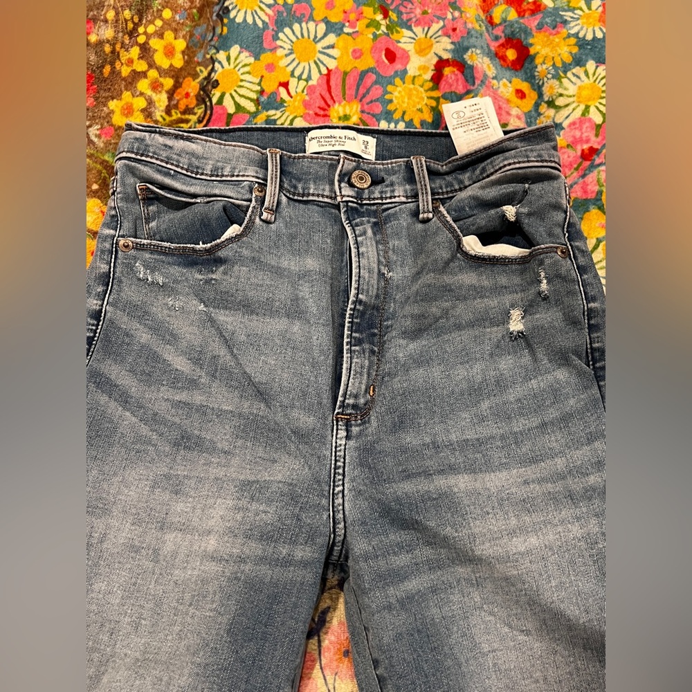 Abercrombie & Fitch Super Skinny High Rise Distressed Jeans - Picture 10 of 15
